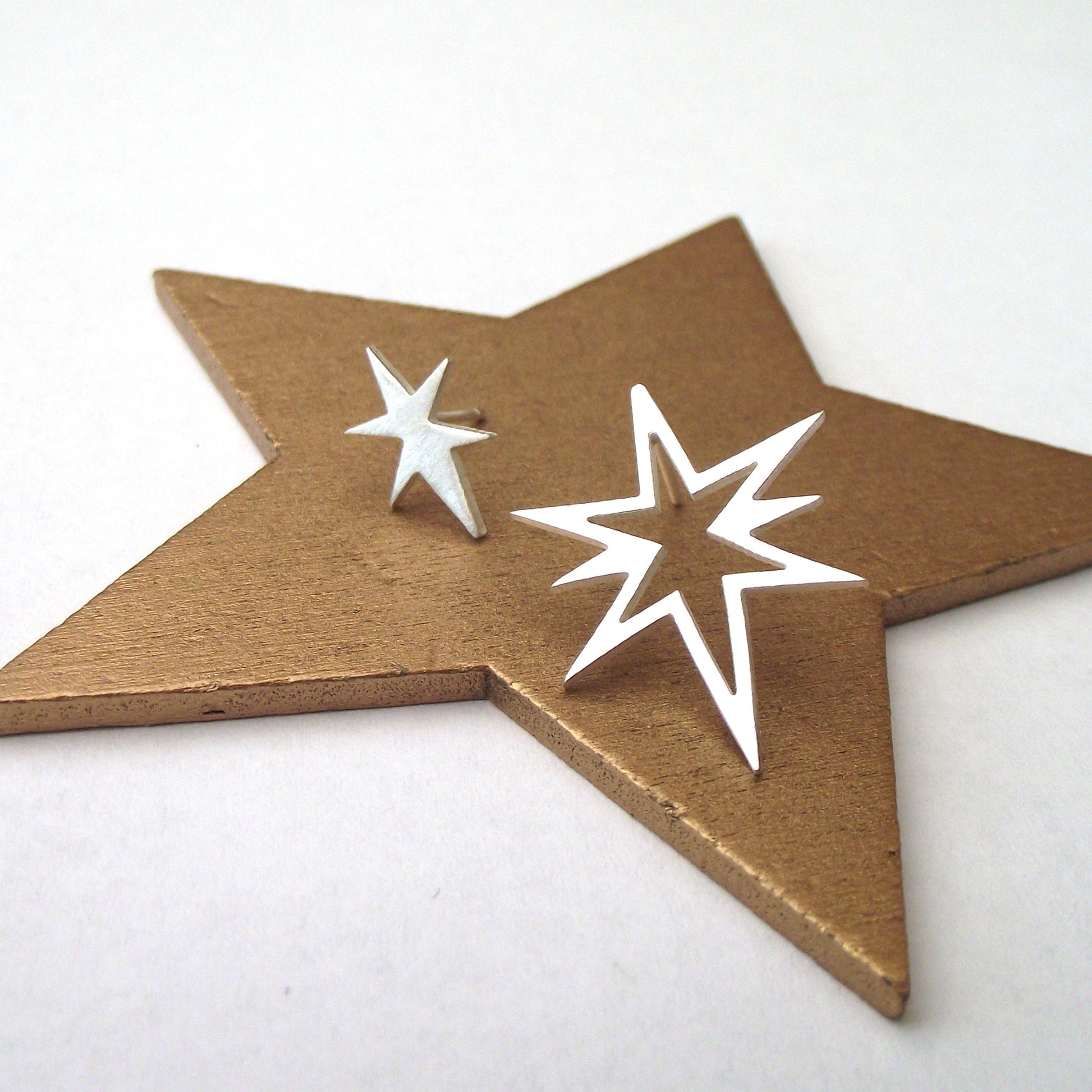 big and small star stud earrings 