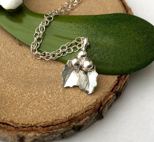 sterling silver holly necklace